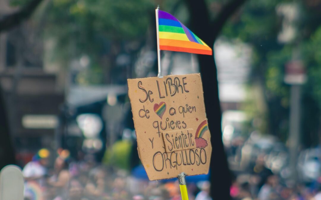 Entrevista a Chechu Gómez, educador en la ONG Apoyo Positivo: «Sin educación emocional no hay responsabilidad afectiva, no sabemos comunicar lo que sentimos ni relacionarnos de forma sana»