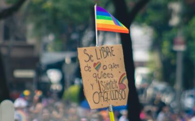 Entrevista a Chechu Gómez, educador en la ONG Apoyo Positivo: «Sin educación emocional no hay responsabilidad afectiva, no sabemos comunicar lo que sentimos ni relacionarnos de forma sana»